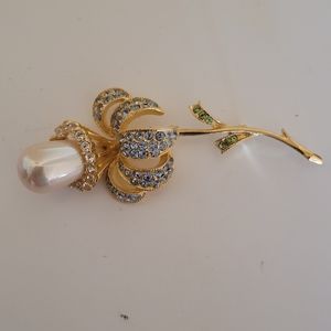 Ivana Trump brooch